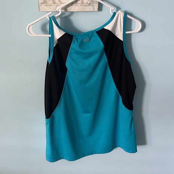 clearance price….Three 360 by Tail women’s sports tops Size L - Picture 8 of 9